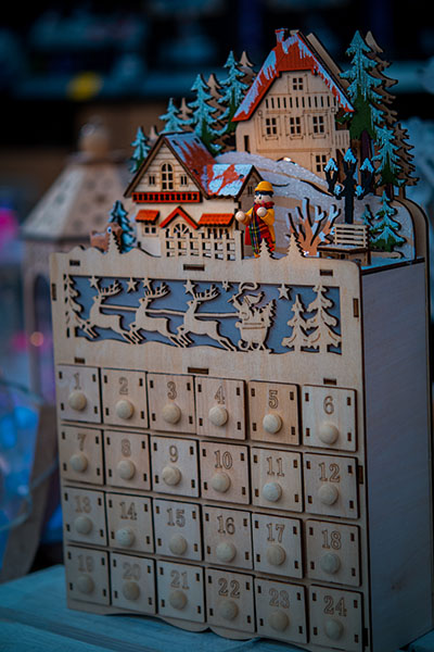 Décoration de Noël - illuminations - calendrier de l'Avent en bois